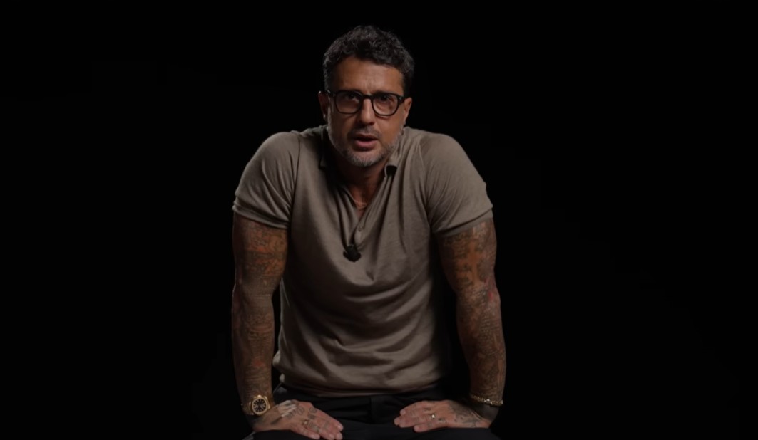 Corona e Falsissimo rimossi dai social