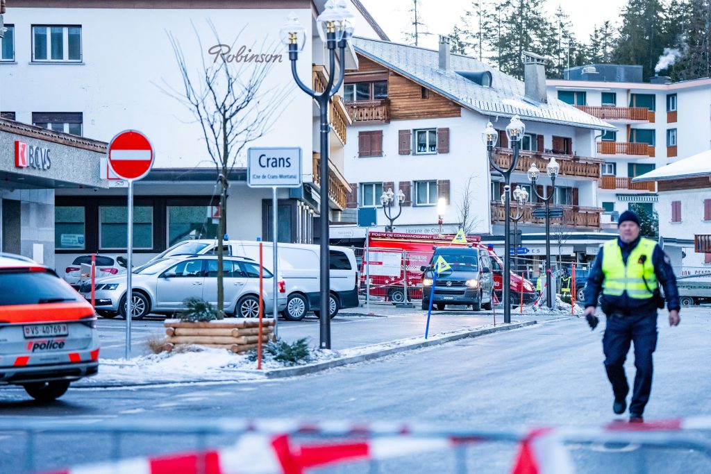 Tragedia di Crans Montana: Rete 4 stravolge il palinsesto