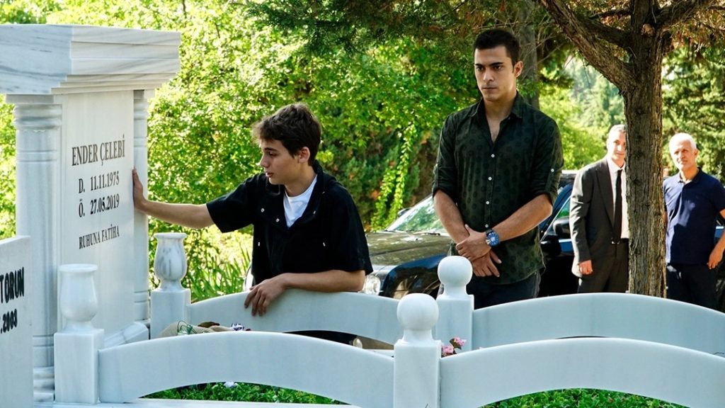 Erim e Yigit - Forbidden Fruit