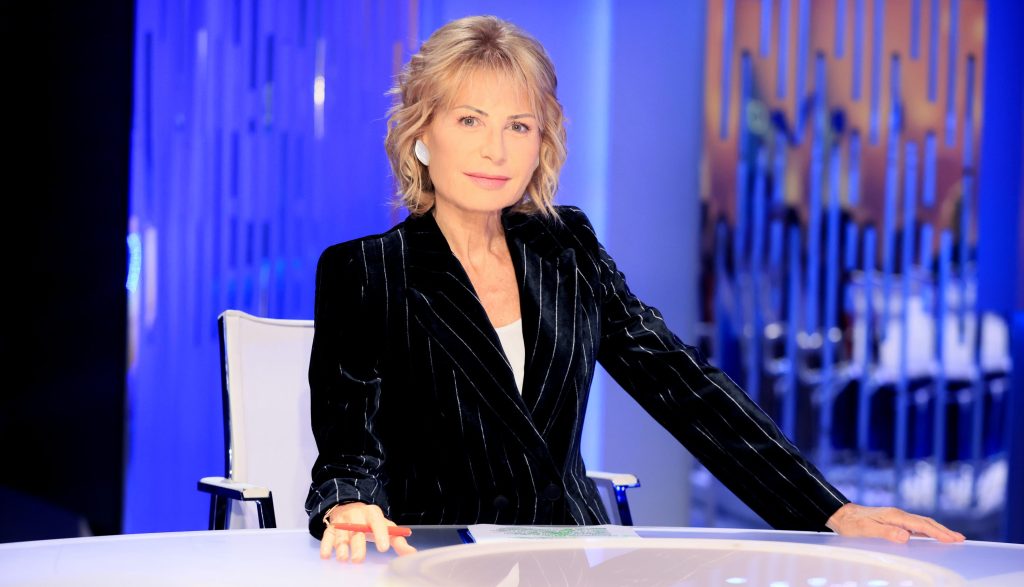 Lilli Gruber conduce Otto e Mezzo in diretta da Davos