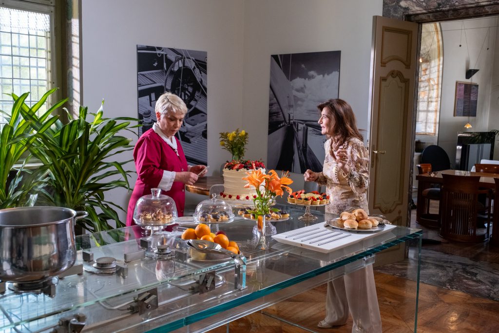 Rosanna Banfi e Lina Sastri - Colpa dei Sensi