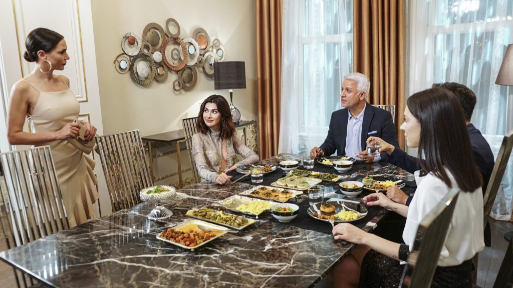 Sahika cena con Halit - Forbidden Fruit