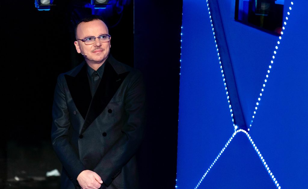 Ascolti TV | Sabato 21 Febbraio 2026. C’è Posta per Te torna a stravincere (28.4%), Sfida tra Giganti dell’Eredità crolla al 13.6%