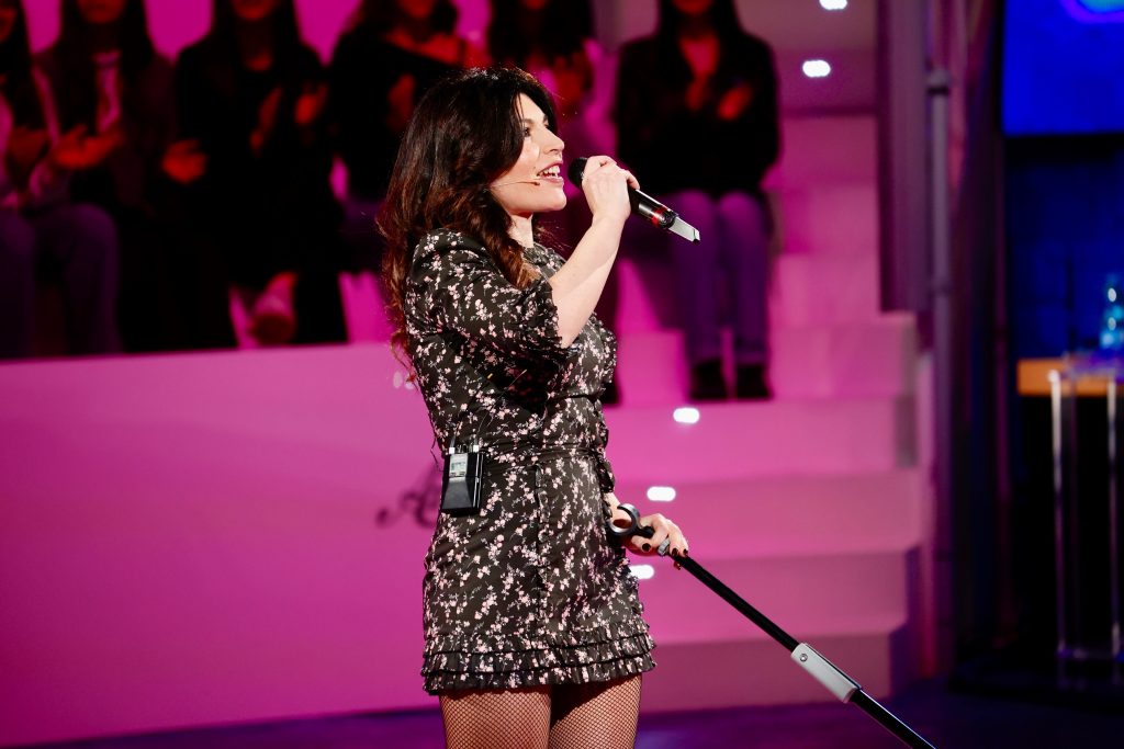 Amici 25, anticipazioni diciannovesima puntata: primi ammessi al Serale, ospite Giusy Ferreri