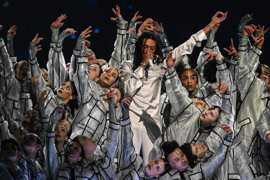 Olimpiadi, telecronaca Rai sotto accusa: snobbato Ghali e troppe gaffe di Petrecca