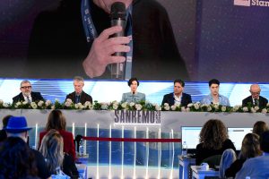 Sanremo 2026, la conferenza stampa della quarta serata in diretta