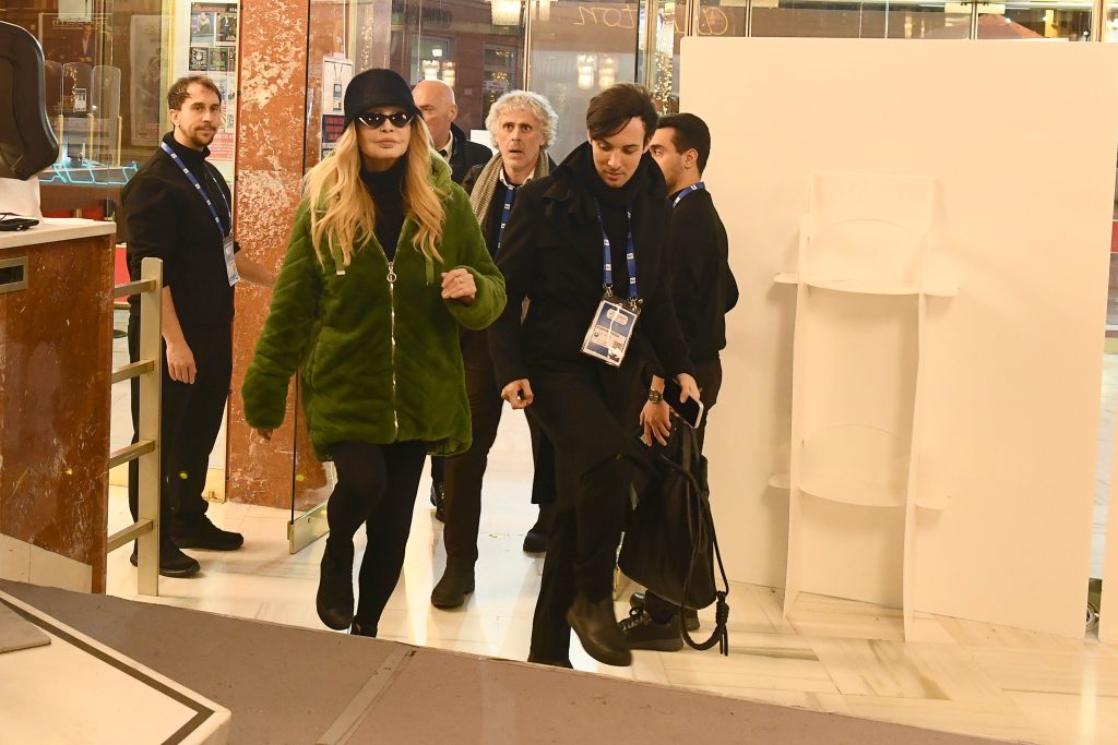 Sanremo 2026, l’arrivo dei cantanti per le prove