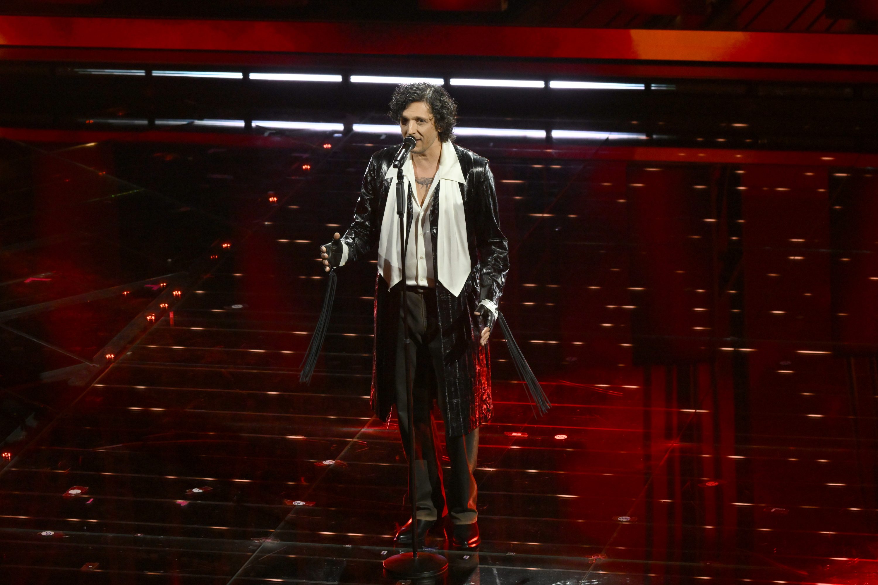 Splendida Cornice: Ermal Meta, Manuel Agnelli e Aldo Grasso tra gli ospiti