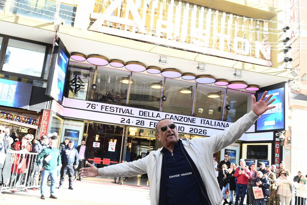 Sanremo 2026, le foto dei cantanti all’Ariston per le prove