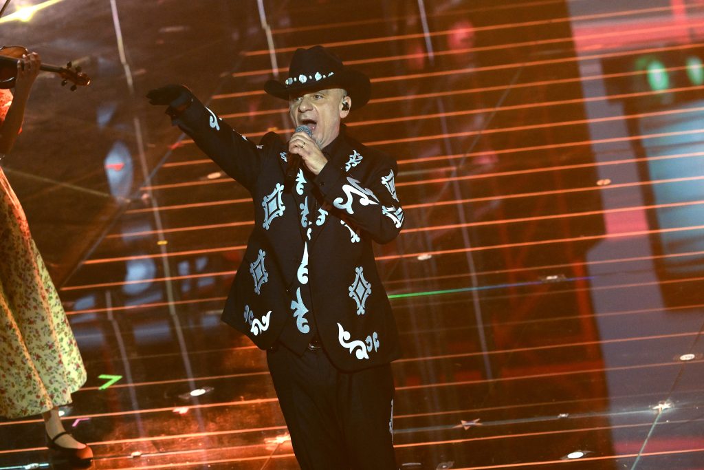 Amici 2026, anticipazioni quarta puntata del Serale: Orietta Berti, Spollon e J-Ax ospiti