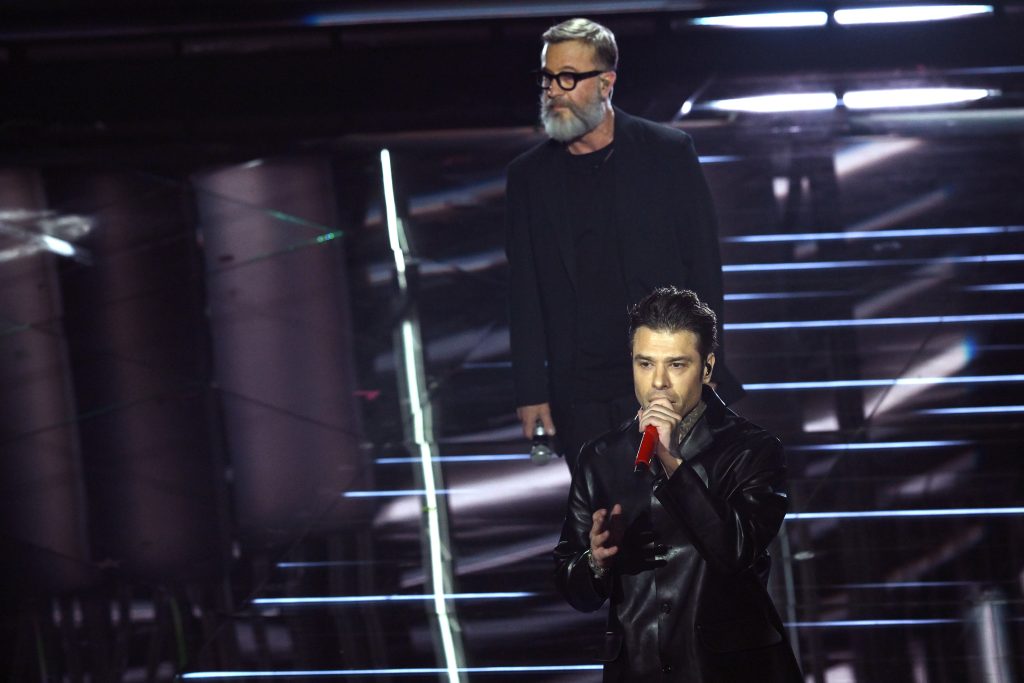 Classifica FIMI, i brani di Sanremo 2026 dominano nei singoli. In testa Fedez & Masini