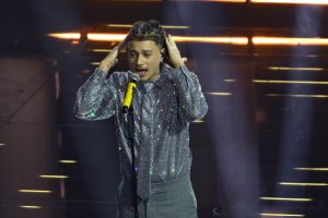 Classifica FIMI dal 6 al 12 marzo 2026, Sayf supera Sal Da Vinci e con “Tu mi piaci tanto” tallona “Ossessione” di Samurai Jay