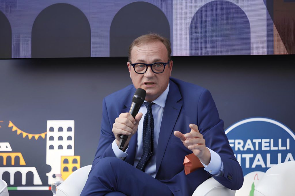 Tommaso Cerno arriva su Rai 2 con una nuova striscia quotidiana. Ma il TG2 dice no!