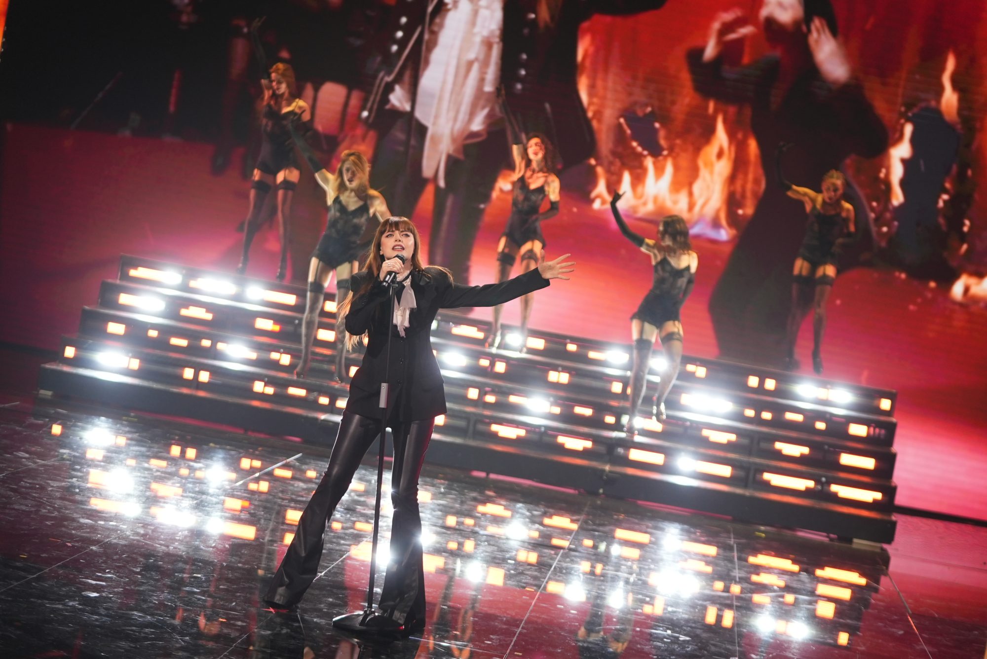 Amici 2026, anticipazioni prima puntata del Serale: Annalisa e il duo Pio e Amedeo ospiti