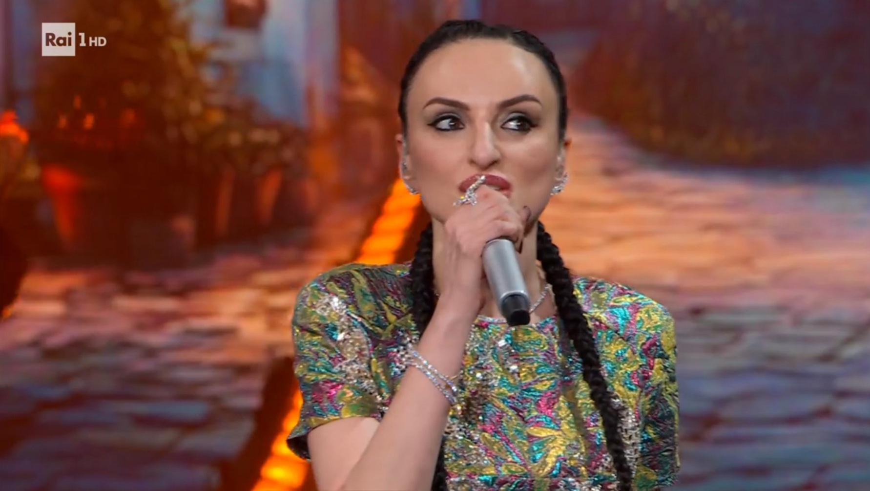 Canzonissima 2026, Arisa con “La leva calcistica della classe ’68” vince la seconda puntata