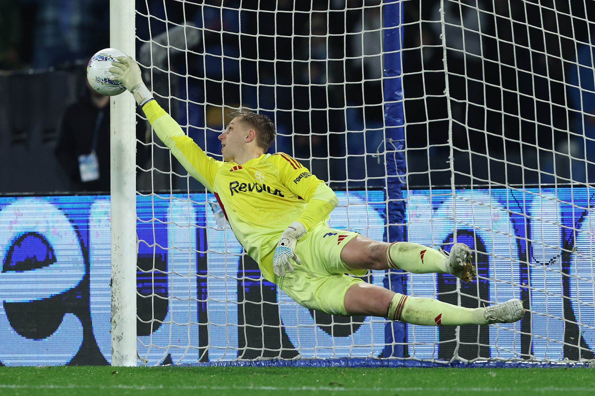 Coppa Italia torna su Canale 5 e ferma per la prima volta La Ruota della Fortuna