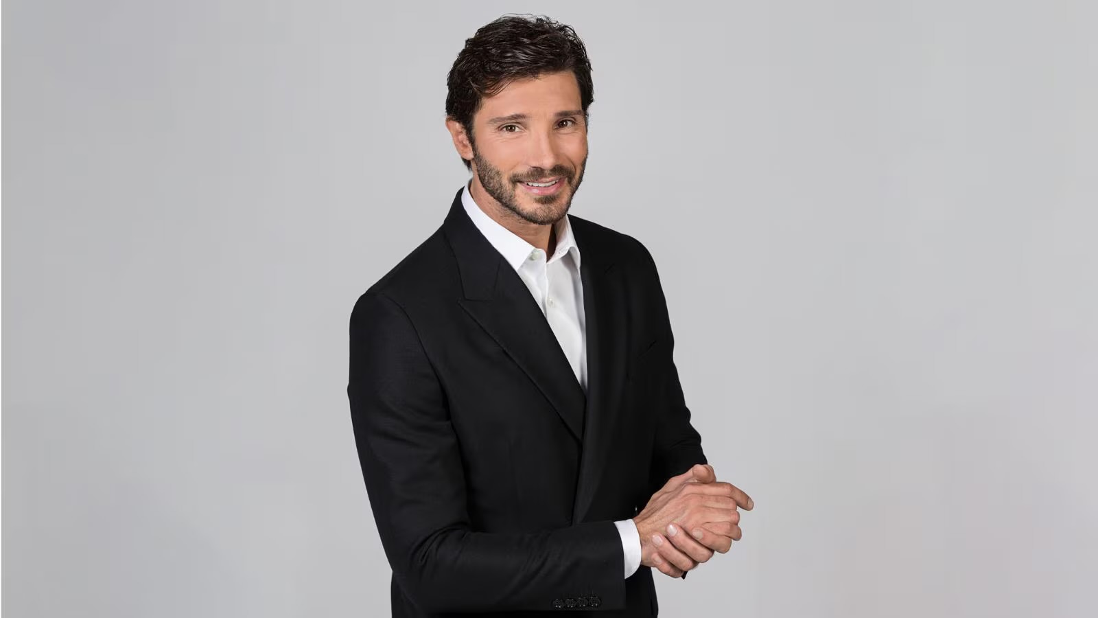 Le Iene, Stefano De Martino racconta il suo Sanremo 2027