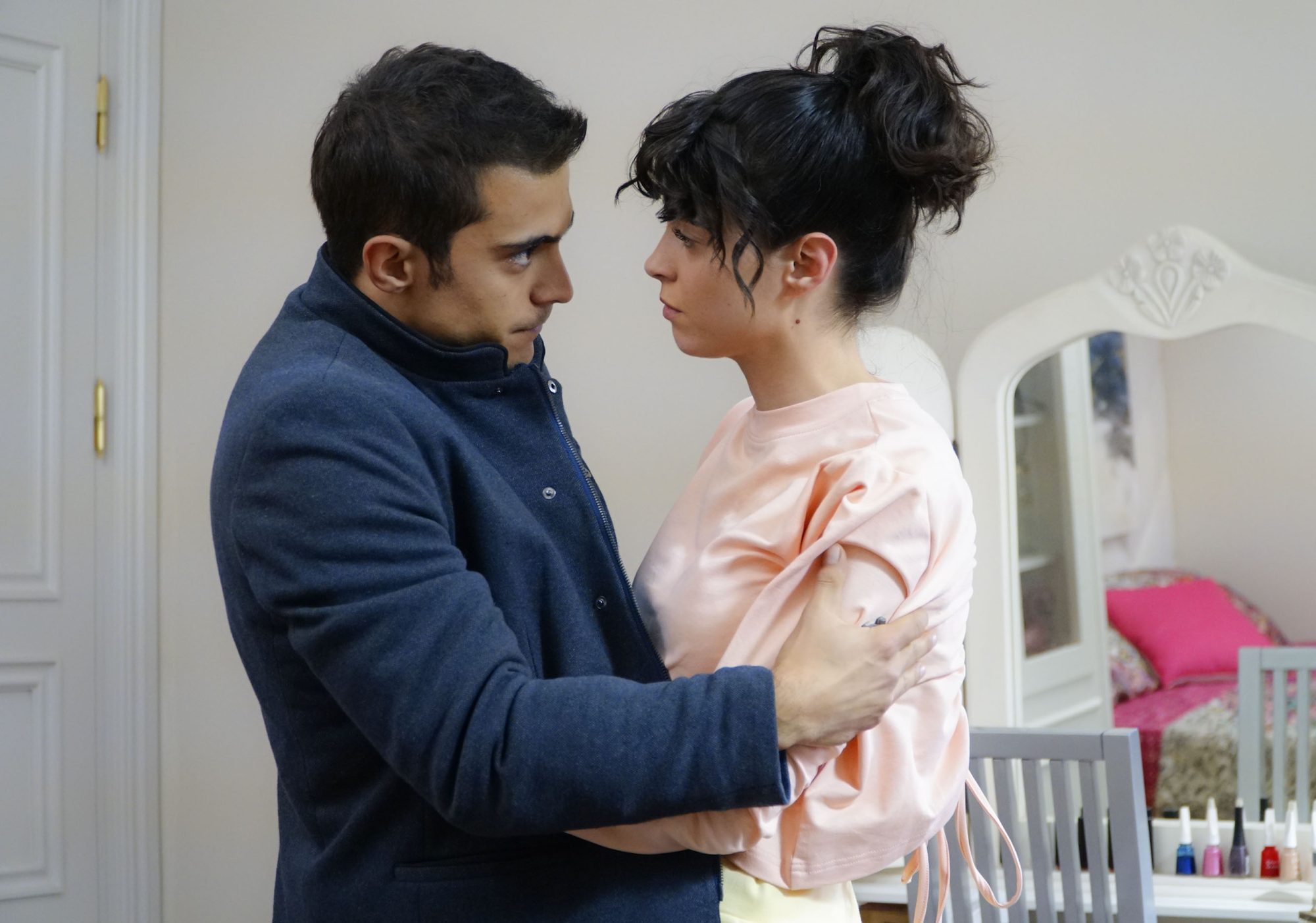 Yiğit e Lila - Forbidden Fruit