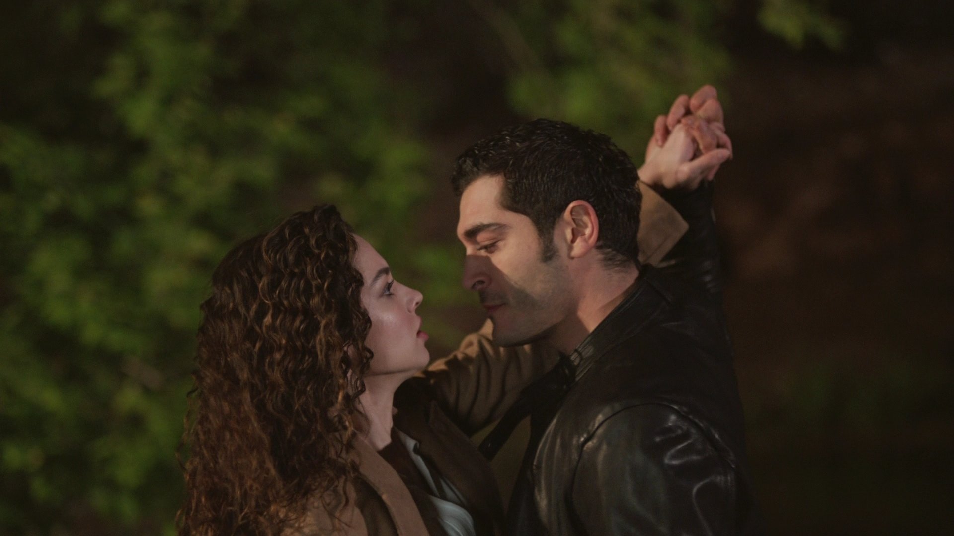 Racconto di una Notte, ecco come inizia la storia d’amore tra Mahir e Canfeza