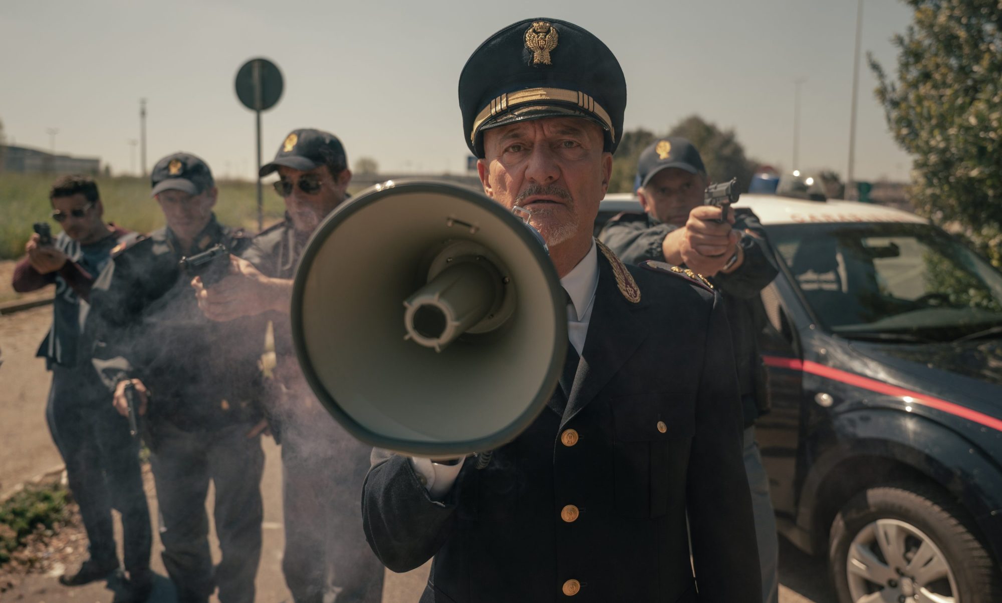 Claudio Bisio in Uno Sbirro in Appennino
