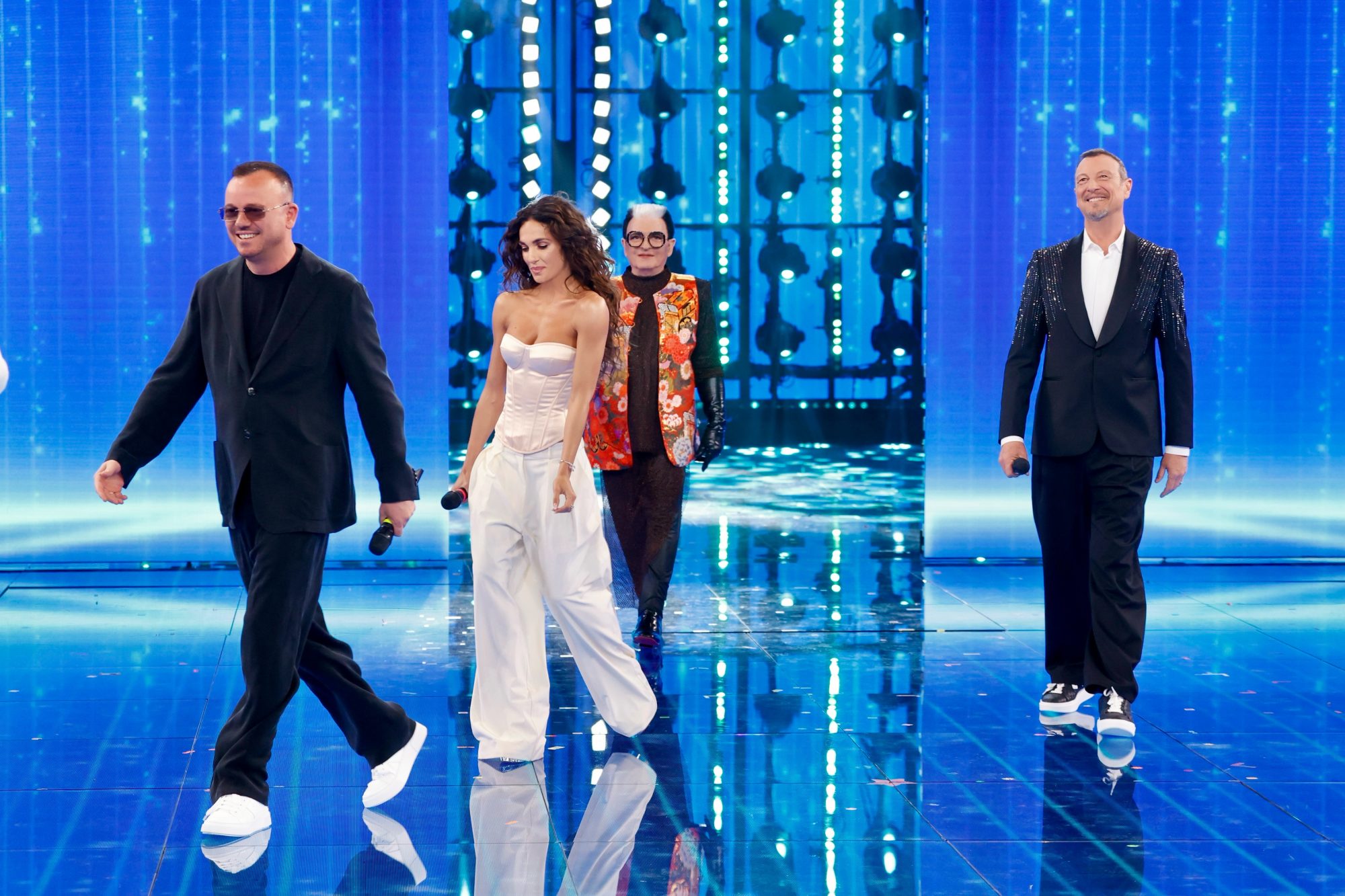 Ascolti TV | Sabato 25 Aprile 2026. Canzonissima chiude al 18.3% (2.155), Amici resta davanti (2.881 – 21.8%)