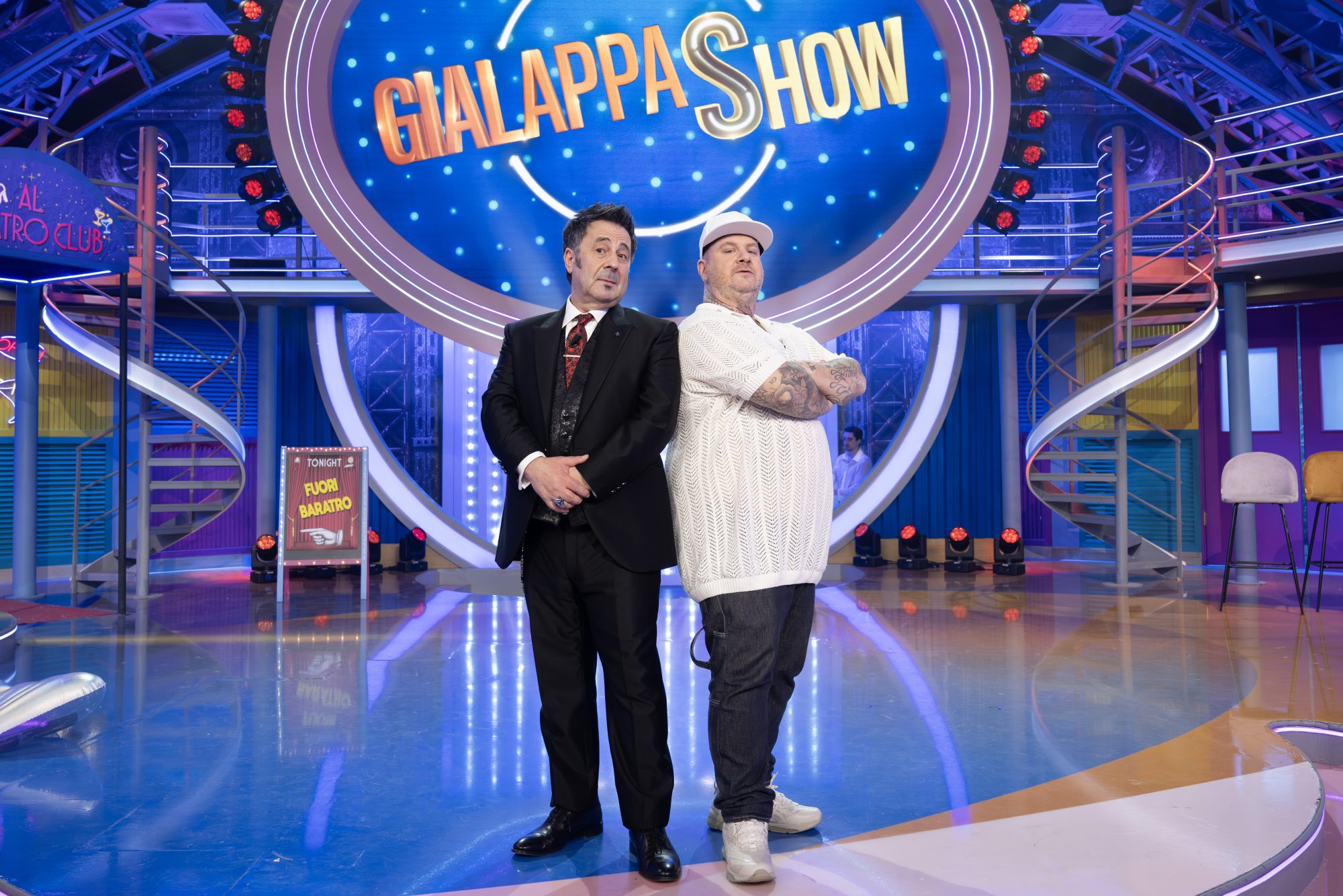 Jake La Furia co-conduttore del GialappaShow di stasera. Jovanotti e Maurizio Lastrico ospiti