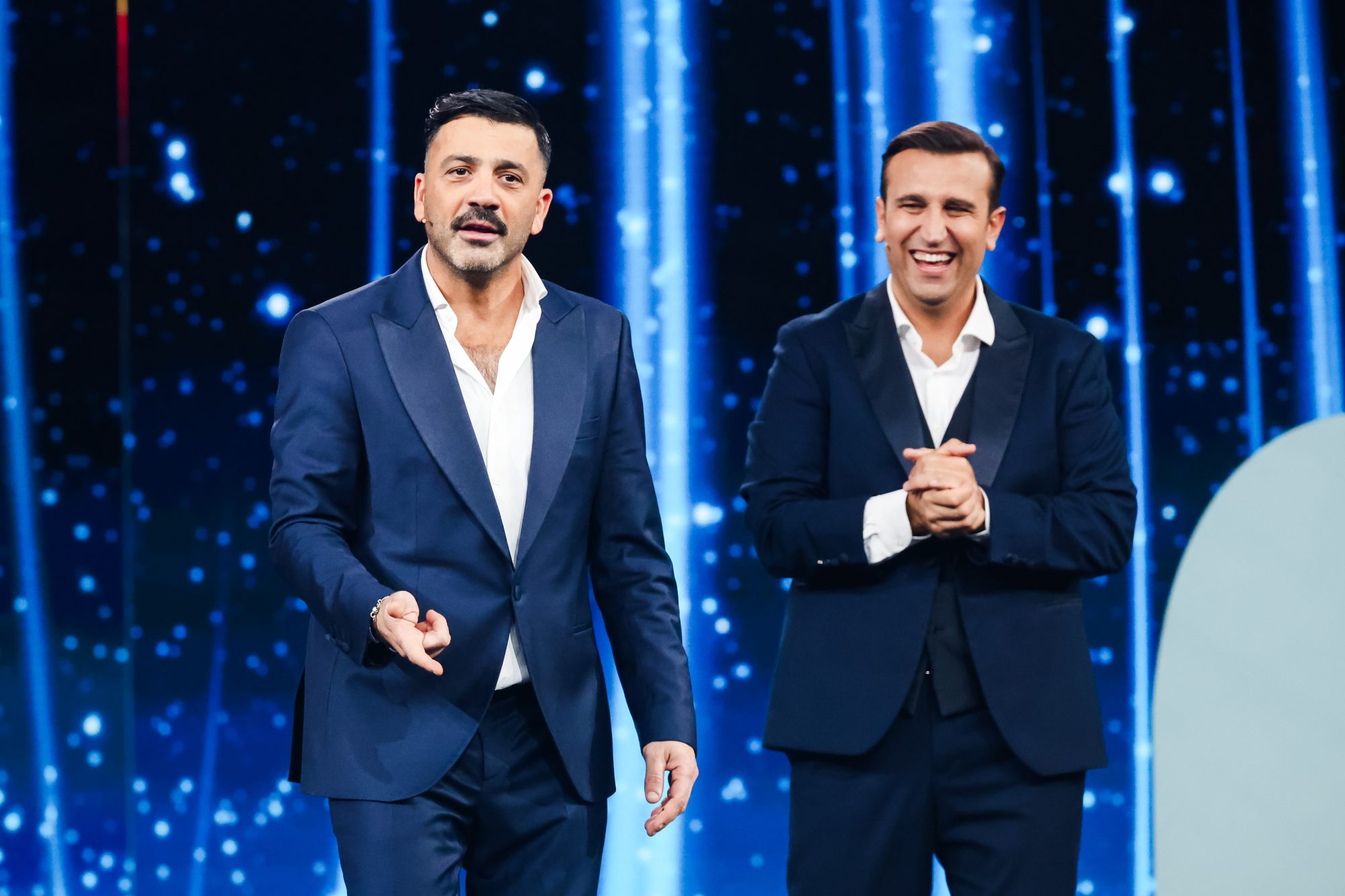 Stanno Tutti Invitati chiude con Sal Da Vinci, Belen, Banfi e i Pooh tra gli ospiti