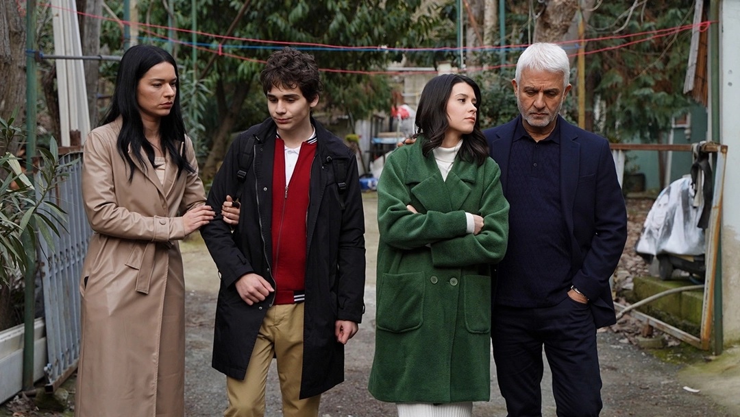 Zehra, Erim, Lila e Halit - Forbidden Fruit