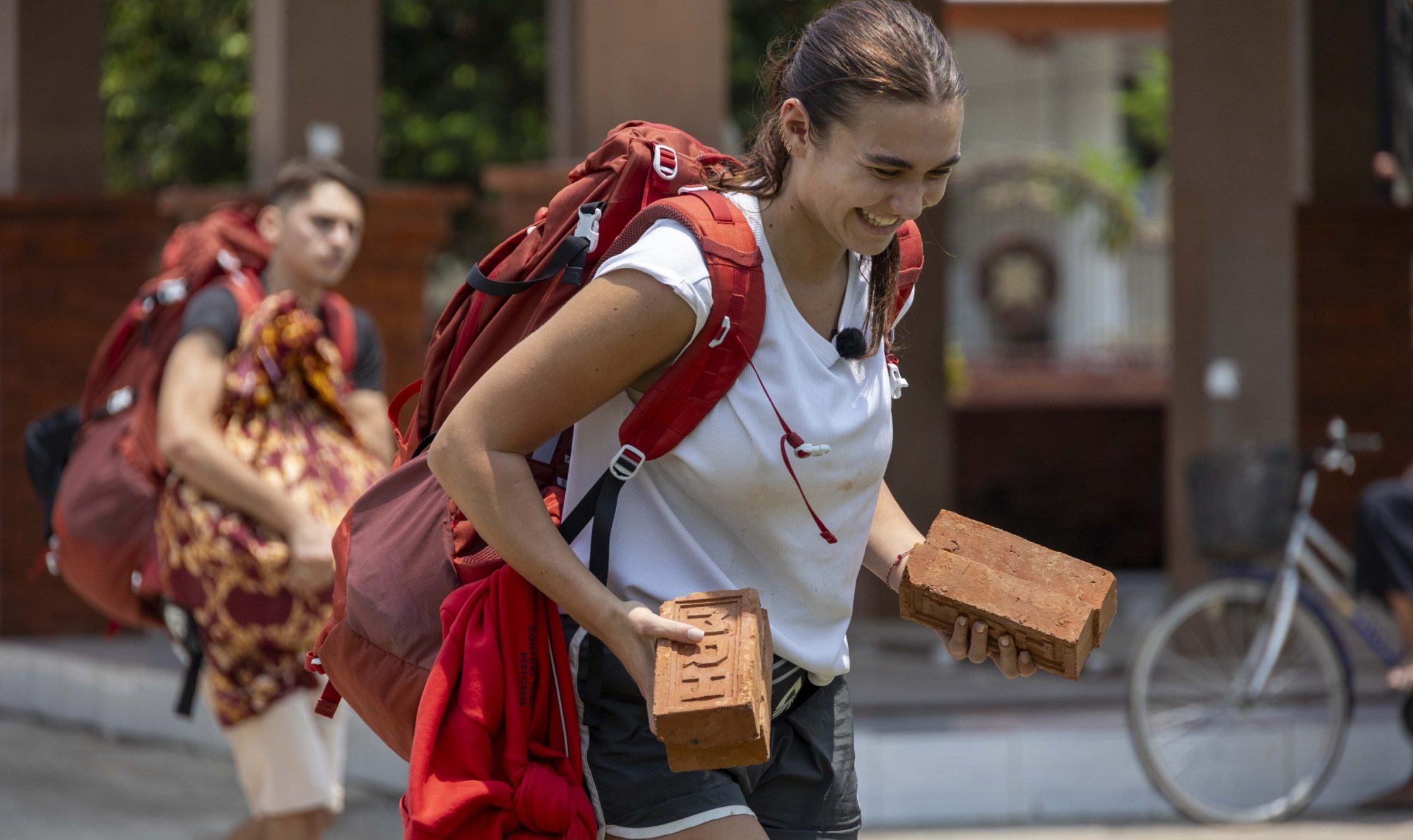 A colorare Pechino Express sono bastate due gocce di Chanel