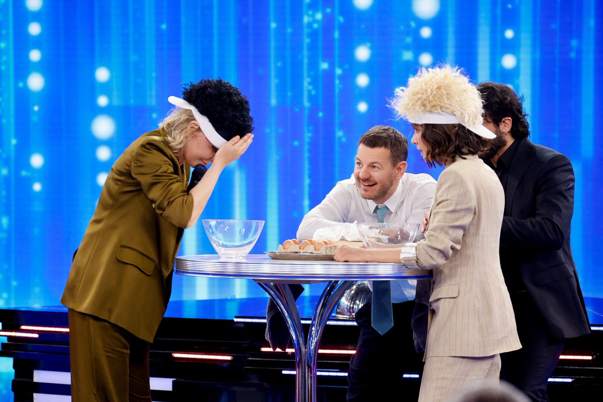 Ascolti TV Total Audience | Sabato 2 Maggio 2026. Forbidden Fruit e Amici (entrambi +42K) crescono più di tutti