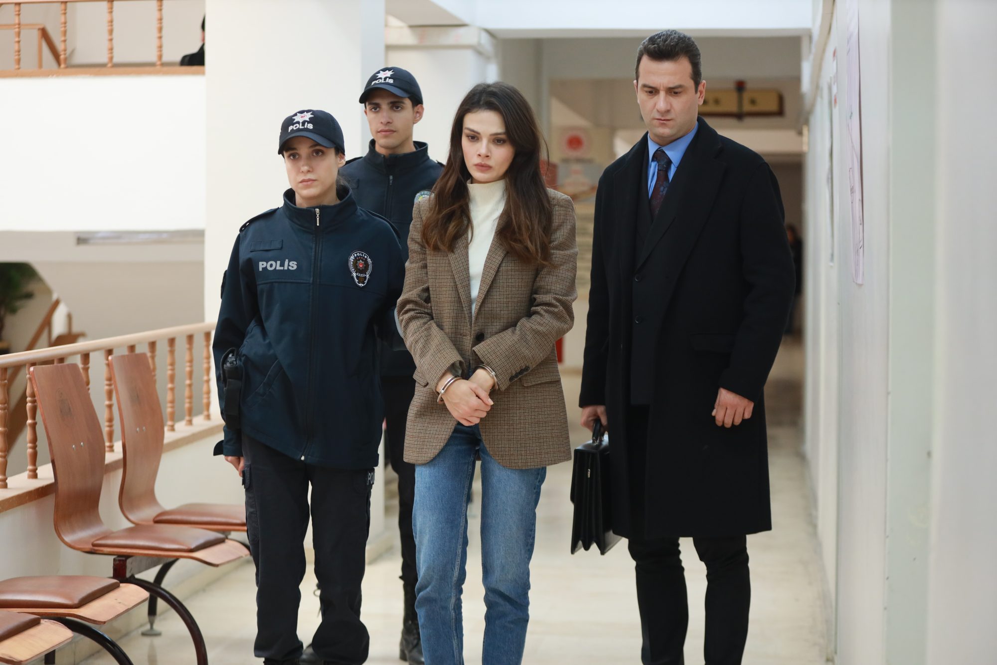 Alya in arresto - Far Away