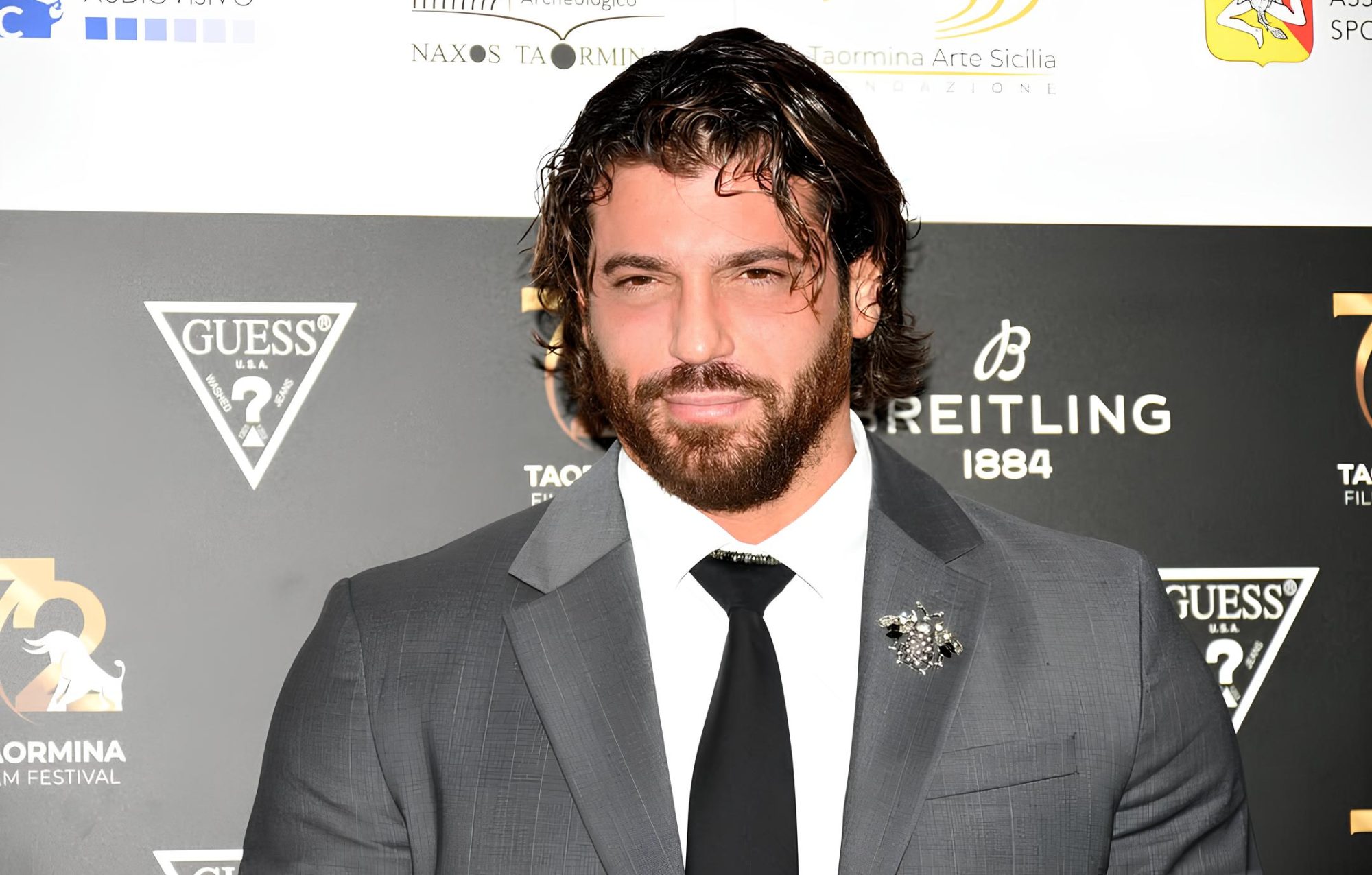 Can Yaman, avvocato impacciato e poco socievole nella serie BRO