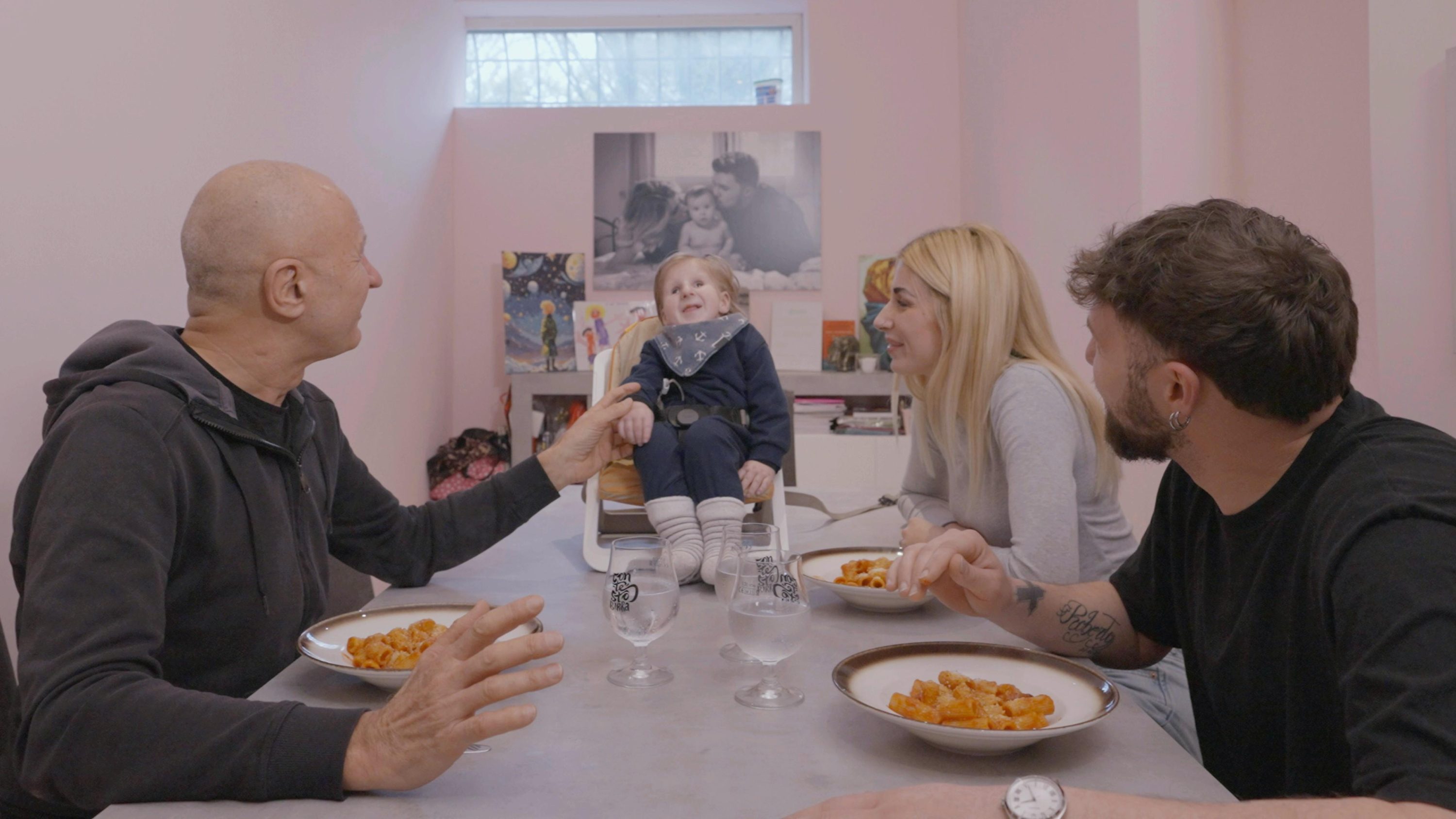 che ci faccio qui racconta la storia di roberto bambino affetto dalla sindrome di cockayne da Davidemaggio.it che ci faccio qui racconta la storia di roberto bambino affetto dalla sindrome di cockayne
