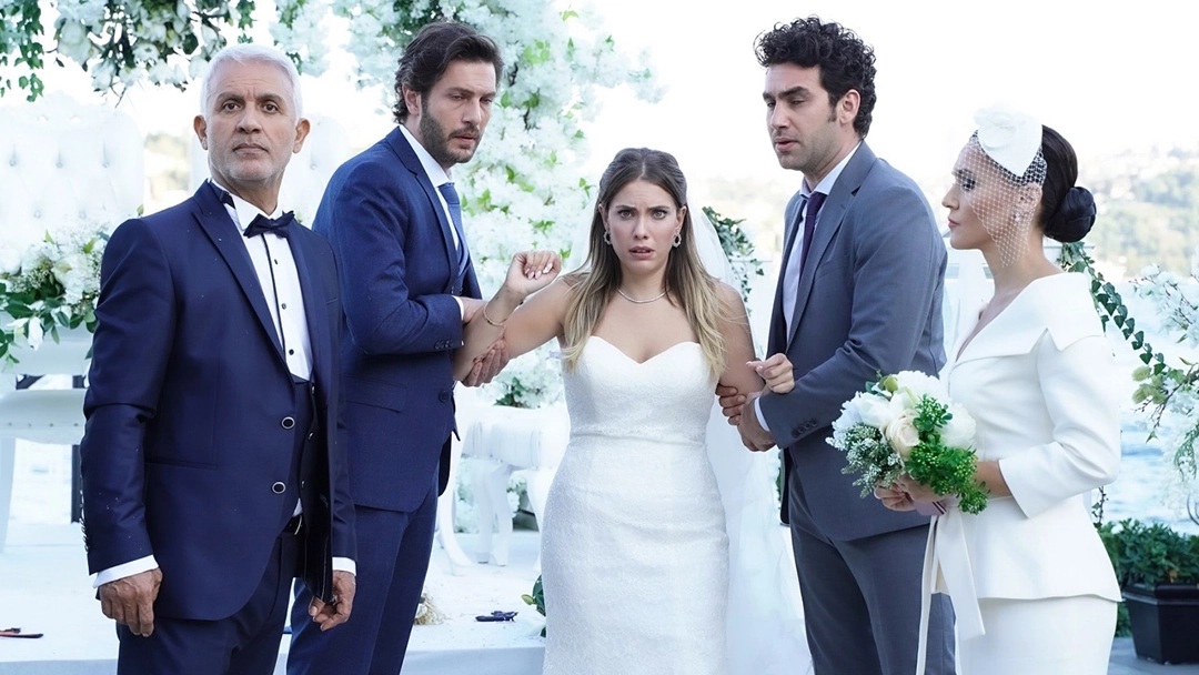 Halit con Caner, Emir, Yildiz e Ender - Forbidden Fruit
