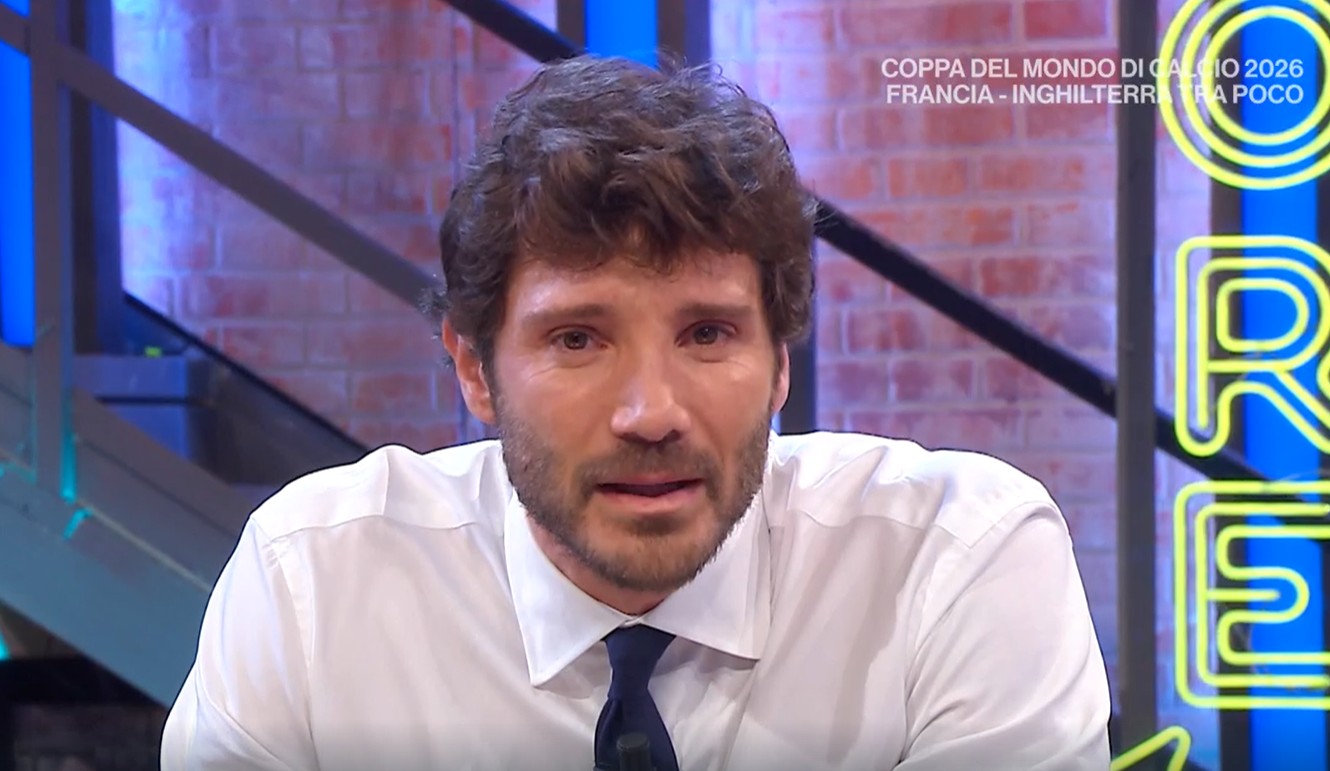 Stefano De Martino saluta in lacrime il Teatro delle Vittorie