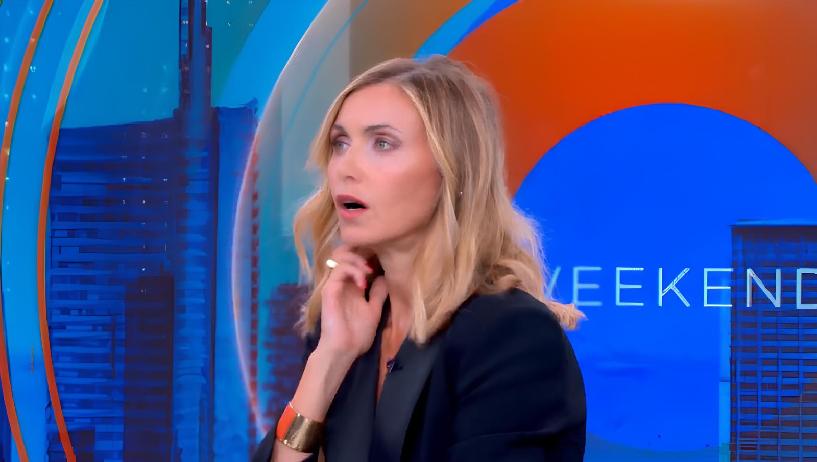 Scampini sbotta fuorionda: “Non posso parlare di Di Battista mezzo morto con la sigla a palla”
