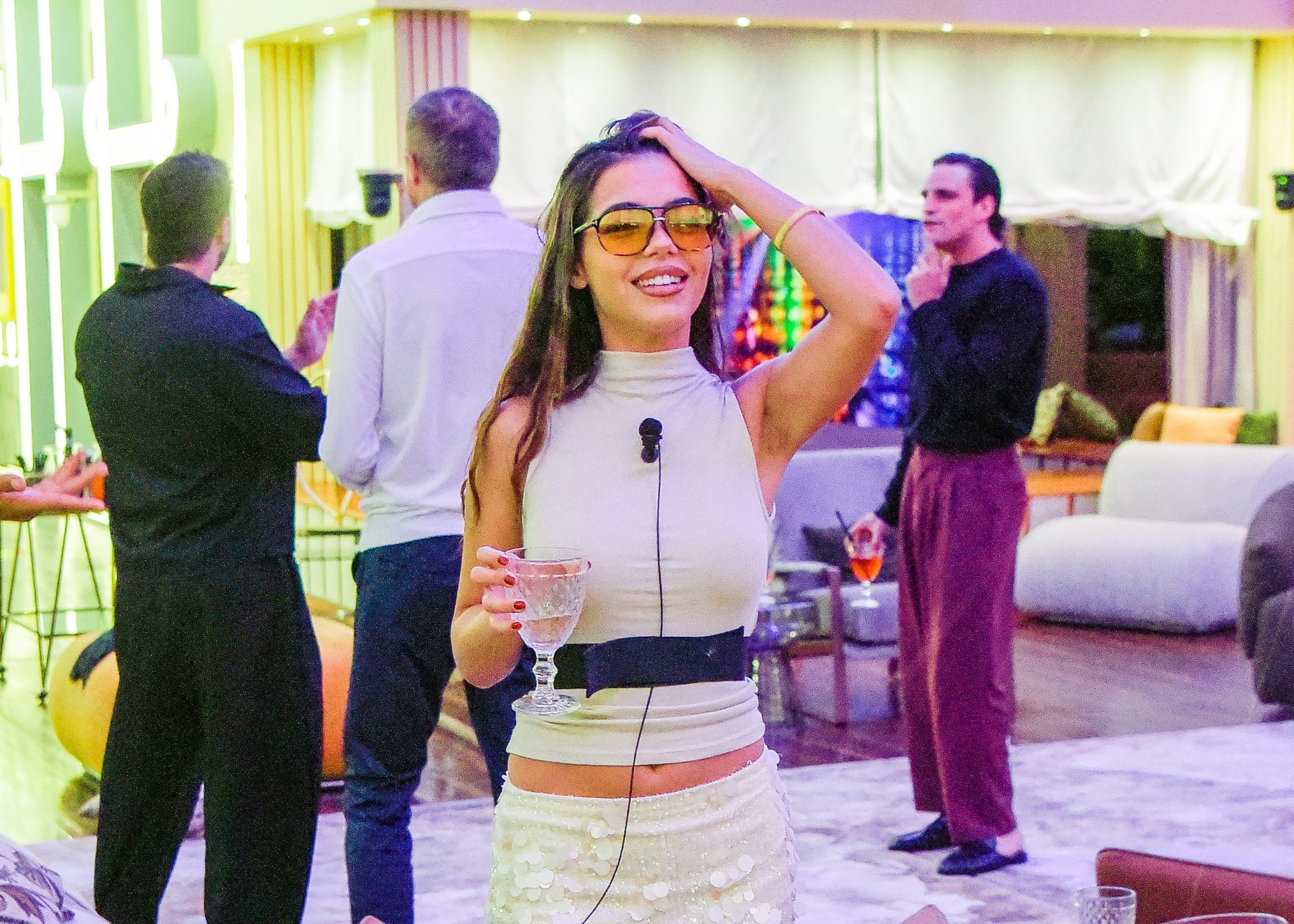 Valeria Marini sgancia un merdone stellare al GFVip: “Piera Meloni è parente di uno degli autori”
