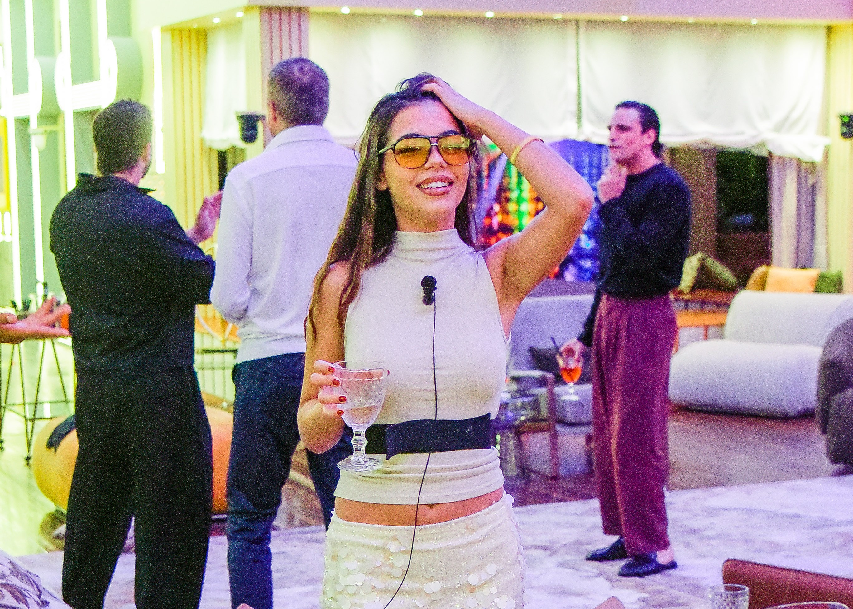 valeria marini sgancia un merdone stellare al gfvip piera meloni 232 parente di uno degli autori da Davidemaggio.it valeria marini sgancia un merdone stellare al gfvip piera meloni 232 parente di uno degli autori