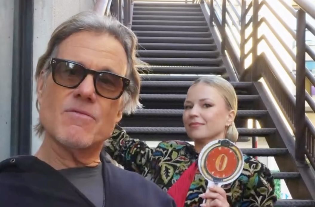 Ballando, Jimmy Ghione e Anastasia Kuzmina sfottono Mariotto in musica