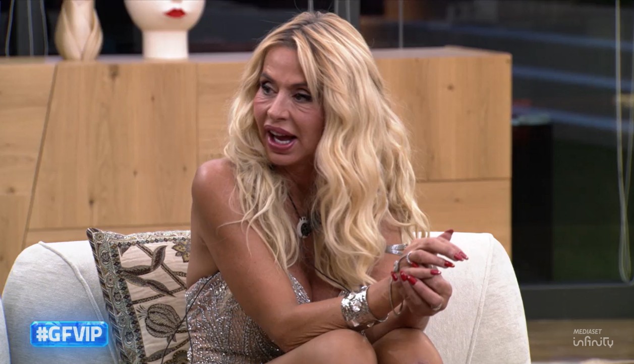 GF Vip 9, diretta decima puntata. Valeria Marini se ne vuole andare: “Voglio uscire da questo inferno”