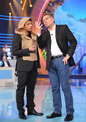 ASCOLTI TV DI VENERDI 26 MARZO 2010: CIAO DARWIN CON IL 26.10% DOMINA ANCORA. CIAK SI CANTA FERMO AL 17.72%. BEAUTIFUL (21.76%) AI MINIMI STORICI