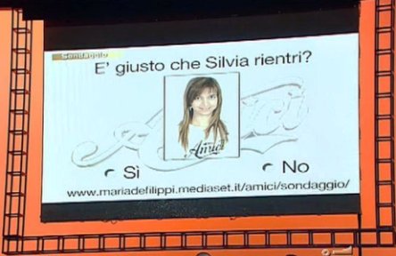 AMICI: I BIANCHI IN VANTAGGIO AL PROSSIMO SERALE. SILVIA E’ (DEFINITIVAMENTE) FUORI