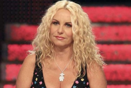 SANREMO 2010: BISSARE BONOLIS, SOSTITUIRE FIORELLO, TROVARE UNA CANZONE PER MENGONI. ANCORA MOLTE LE PREOCCUPAZIONI PER LA CLERICI