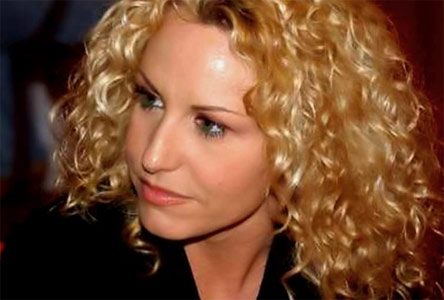 FIOCCO ROSA PER ANTONELLA CLERICI… E ADESSO LA TV PUO’ ASPETTARE