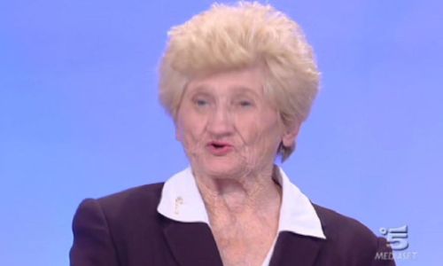 UOMINI E NONNE: QUANDO RISPETTO E LEGGEREZZA FANNO LA DIFFERENZA