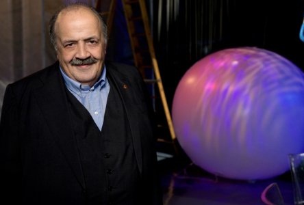 MAURIZIO COSTANZO AL FIANCO DI ANTONELLA CLERICI DURANTE L’ULTIMA SERATA DEL FESTIVAL DI SANREMO. E NON SOLO…