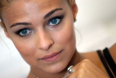 Cristina Chiabotto: per la Iena (forzatamente) ammansita, non ancora confermata nemmeno la panchina di Controcampo