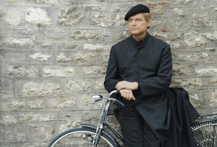 ASCOLTI TV DI GIOVEDI 21 GENNAIO 2010: DON MATTEO CONTINUA A VINCERE (22%), NESSUNA INVASION DI SPETTATORI PER CANALE5 (16%). OTTIMO ESORDIO PER MATRICOLE E METEORE (13%).