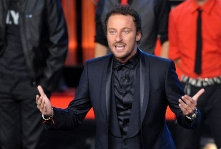 ISOLA DEI FAMOSI 7: A RAVVIVARE I NAUFRAGI CI PENSA DOMANI FRANCESCO FACCHINETTI. OPINIONISTI: CLAUDIO LIPPI E NADEGE