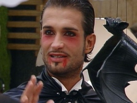 GRANDE FRATELLO 10: IN ‘MORTE’ DEL PRINCIPE GEORGE! LA “VEDOVA” CARMELA MINACCIA DI ANDARE VIA. IN NOMINATION: ALESSIA E DANIELE